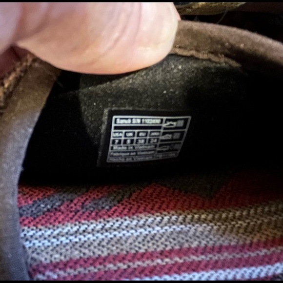 Sanuks. Size 7 women. Like new - Picture 4 of 5